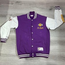 Los Angeles Lakers Collecting and Fan Guide 39