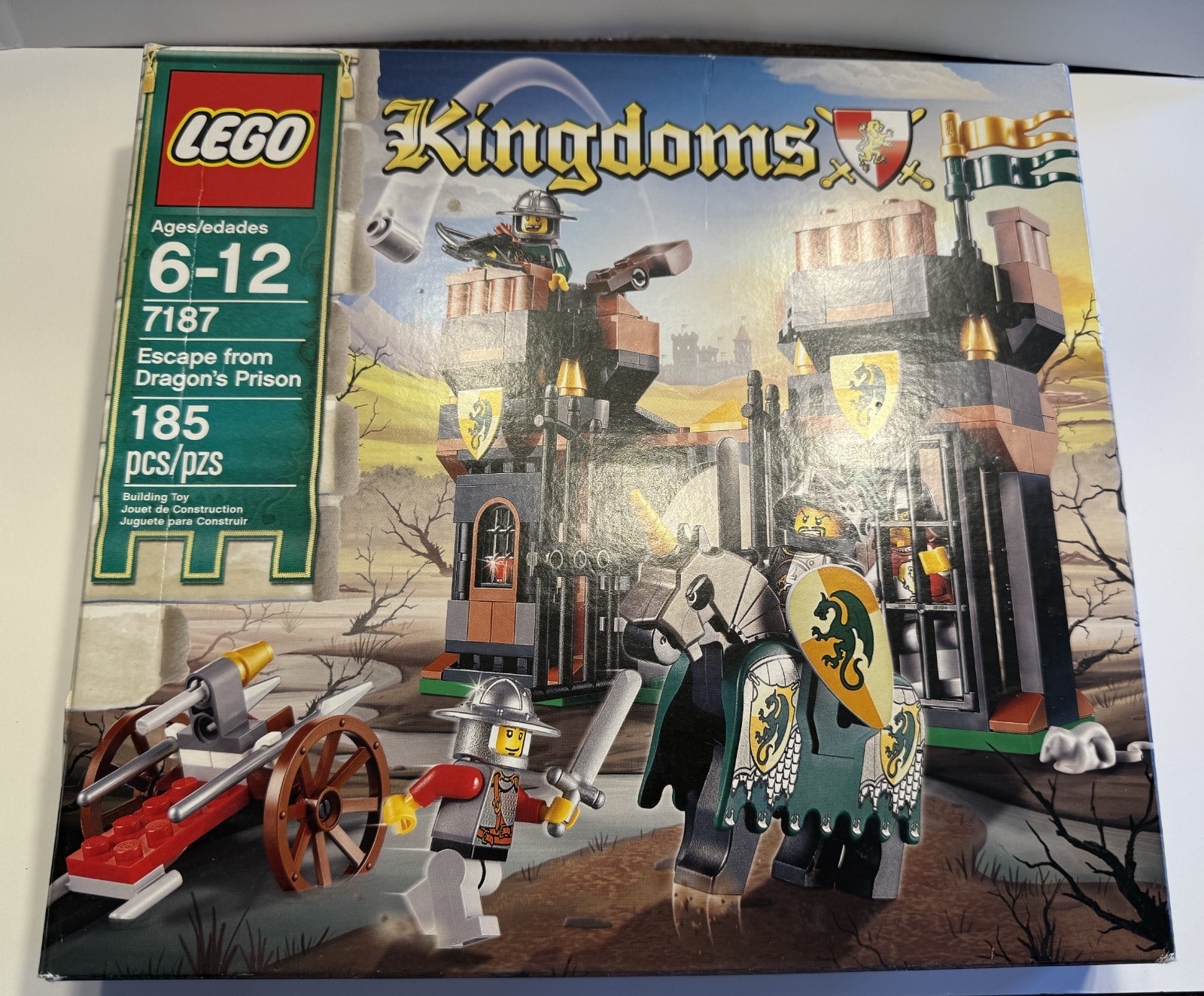 LEGO Castle: Escape from the Dragon's Prison (7187) W/ minifigs, box, and manual