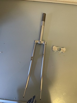 neue   24x1.75 zoll STARRGABEL von 1985 , 1 zoll gewinde  schaft, 200x90mm