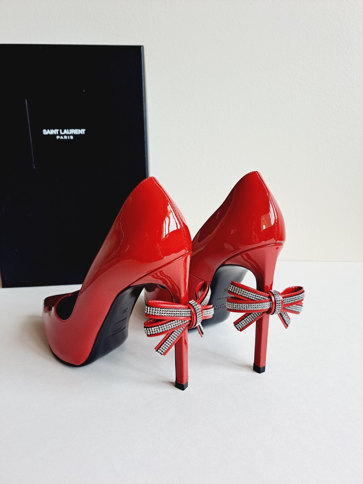 Scarpe con tacco rosso Saint Laurent nuove fiocco posteriore taglia 36