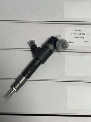 Fuel Injector 1J808-53052 0445110775 for Kubota D1803 V2403 Engine