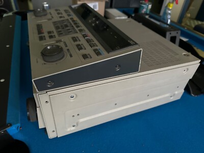 JVC BR-S611E VHS Studio HQ PAL Videorecorder plus RM-86U Editing