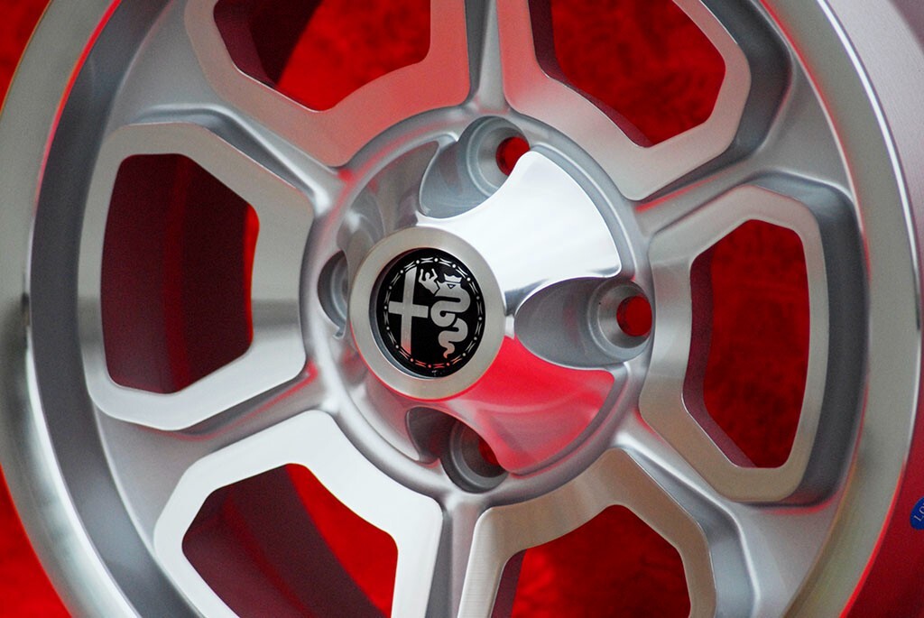 1 Cerchio Momo Vega Alfa Romeo 6x14 Giulia GT GTA Wheel Felge