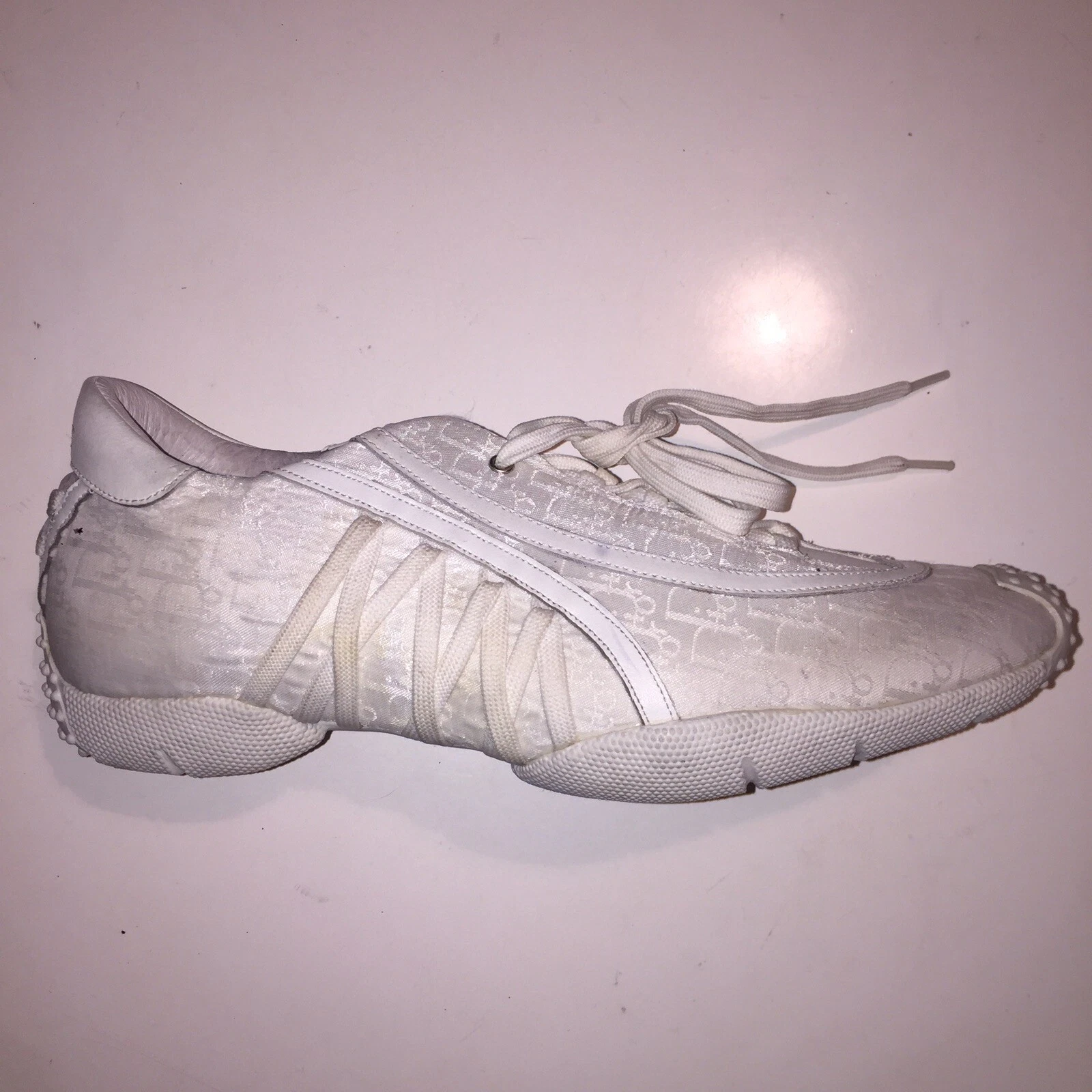 Baskets blanches logo Dior monogramme chaussures femme pointure 40