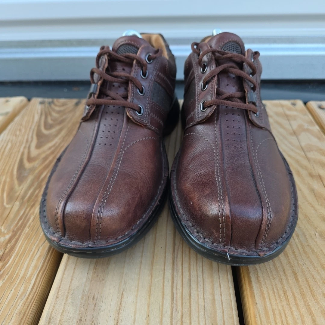 Scarpe Clarks destrutturate uomo taglia 9 M casual pelle marrone scarpe stringate campeggio