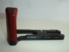 SunwayFoto L-Plate Bracket, Metal with Hand Grip For Fujifilm Fuji X-T4 XT4