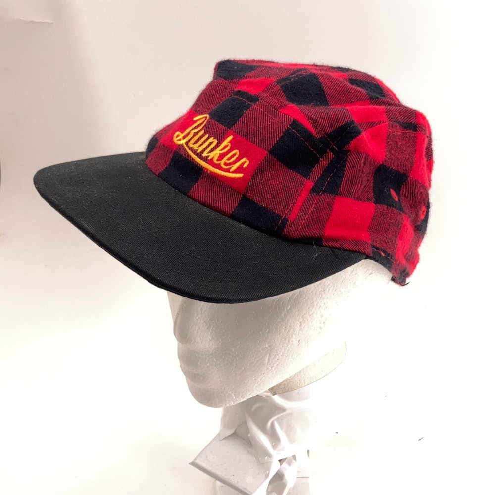Red black checkered pattern five panel cap Bunker… - image 1