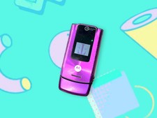 Vintage Y2K Purple Motorola Razor Mobile Flip Cell Phone. As is.Works 