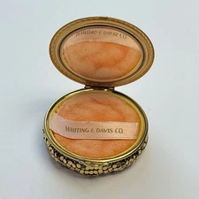 Vintage Whiting & Davis Co. Gold Tone Mesh Mirrored Makeup Compact with Puff