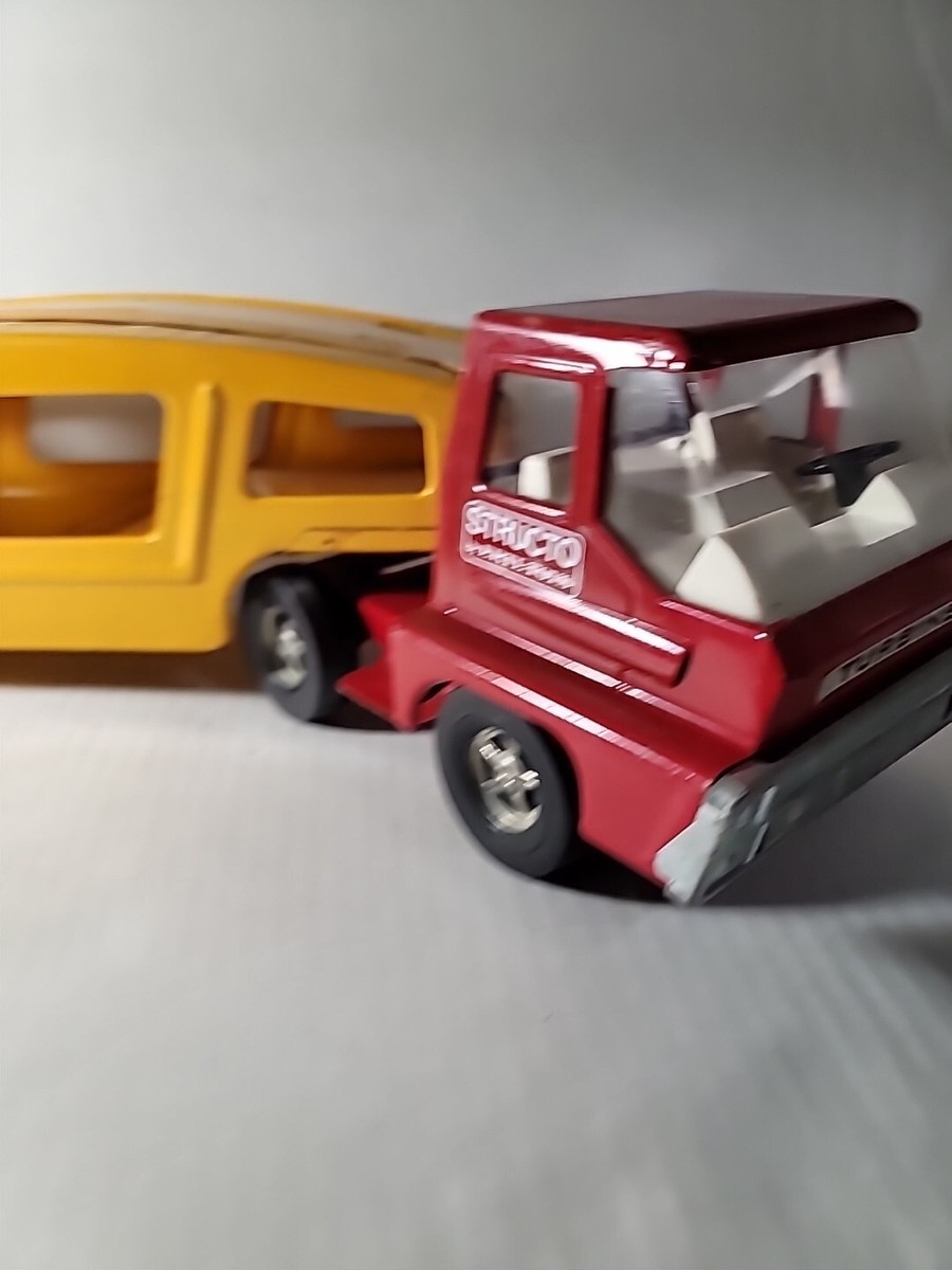 STRUCTO CAR HAULER SEMI TRUCK WITH TRAILER VINTAGE METAL TOY