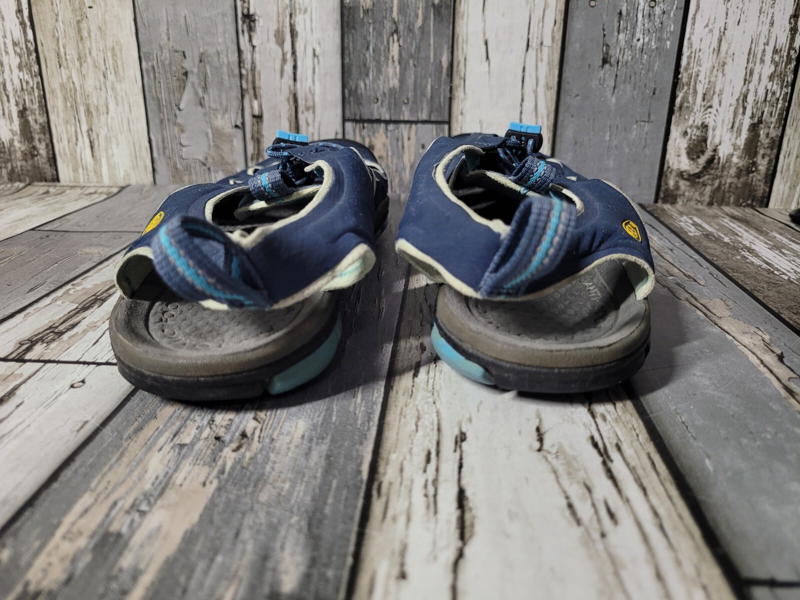 KeenSandals Clearwater CNX Blue Athletic Woman Sz 8