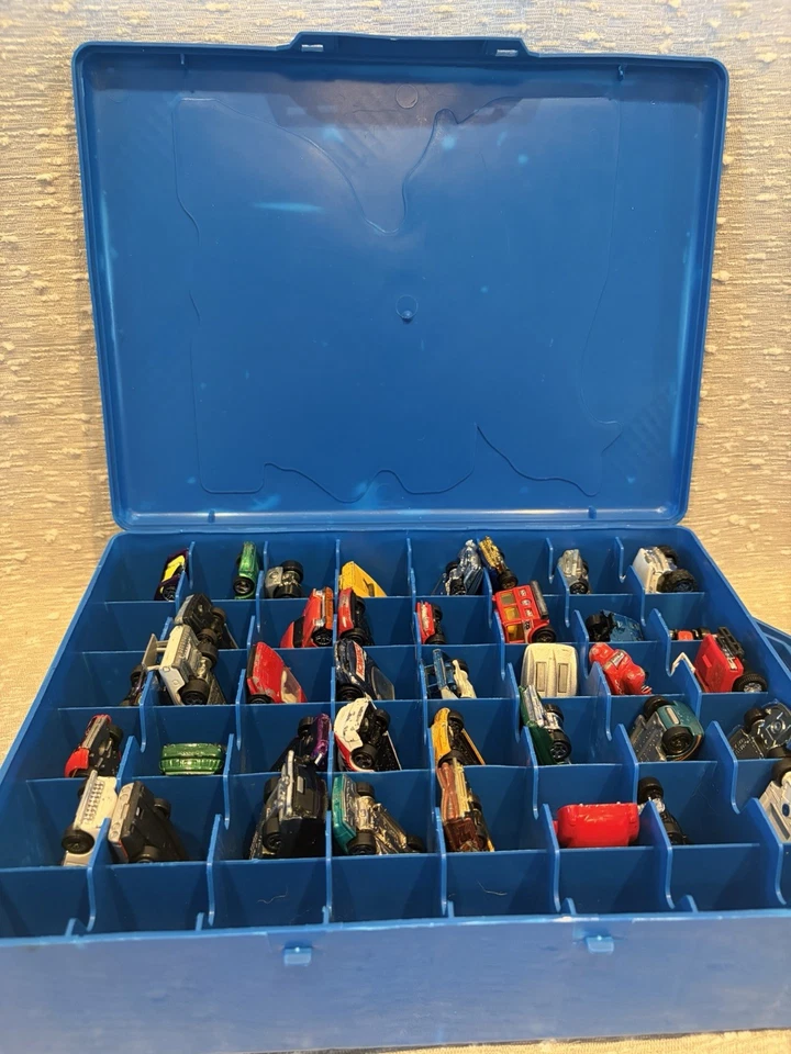 Tara Hot Wheels 48 Car Carrying Storage Case #20020 *( Case Has 42 Cars ) - Image 4 of 4