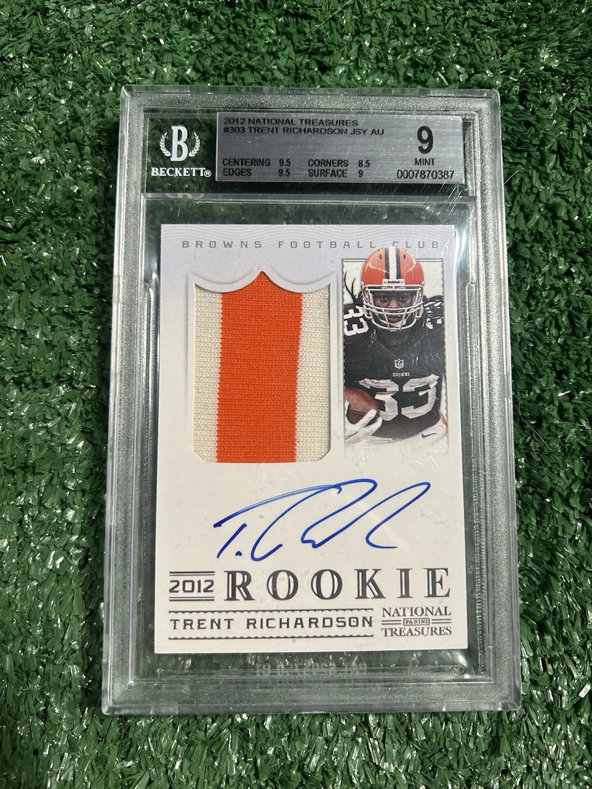 Trent Richardson Panini National Treasures #303 Autograph Material