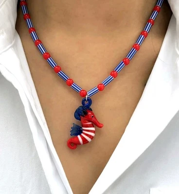 KERAMIK, GLAS  ***Kette Modeschmuck Collier 42-47 cm,  Seepferdchen Anhänger - Bild 1 von 4
