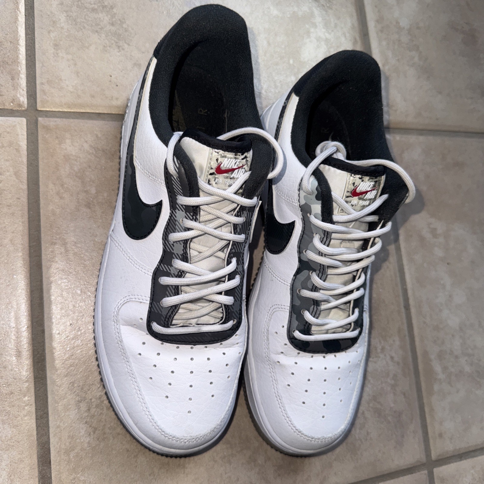 SAOLA Nike Air Force 1 Sneakers Uomo Stampa Bianco e Nero Grigio Taglia 7 5