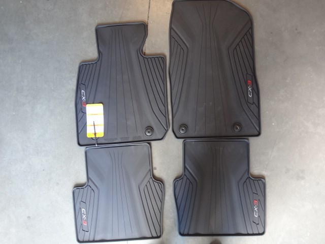 【 maaa 】 2016-2023 Mazda CX-9 Genuine OEM Carpet Floor Mats Set Black 8pc