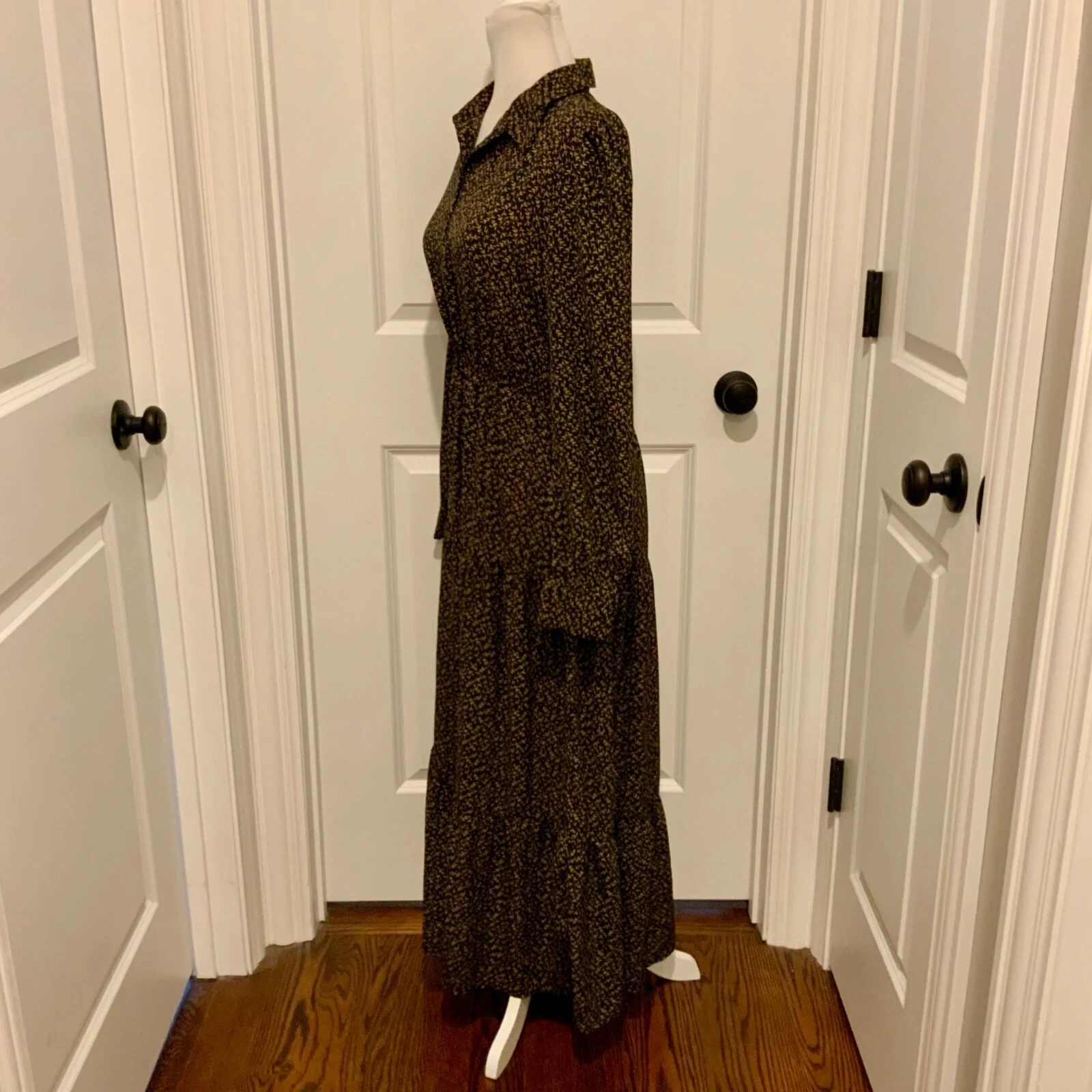 VETEMENTS Abito maxi camicia SHEIN nero stampa prive orlo volant manica lunga colletto grande