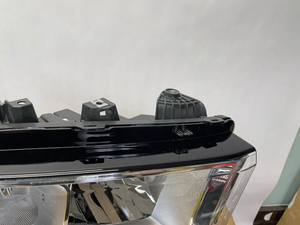Faro delantero derecho pasajero Ram 2500 3500 5500 2019-2024 68360176AE Foto 3 de 4