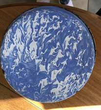 Round Blue Swirl Graniteware Pan