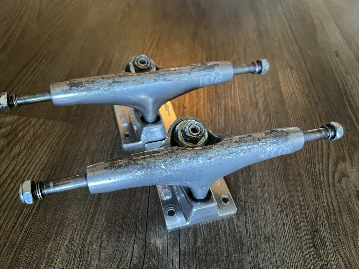 Thunder Trucks 147 Titanium Lights III Skateboard Trucks 8.0