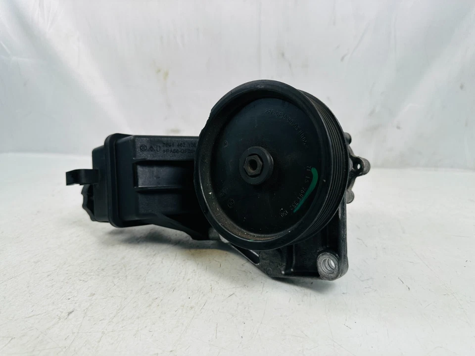 2012-2013 Mercedes-Benz E350 Power Steering Pump With Pulley 7691462138 - Image 3 of 4