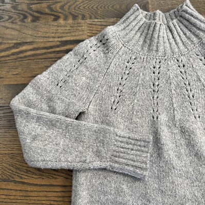 BANANA REPUBLIC Gray Wool Blend Sweater Mock Neck Knit Women s Pullover  Size S