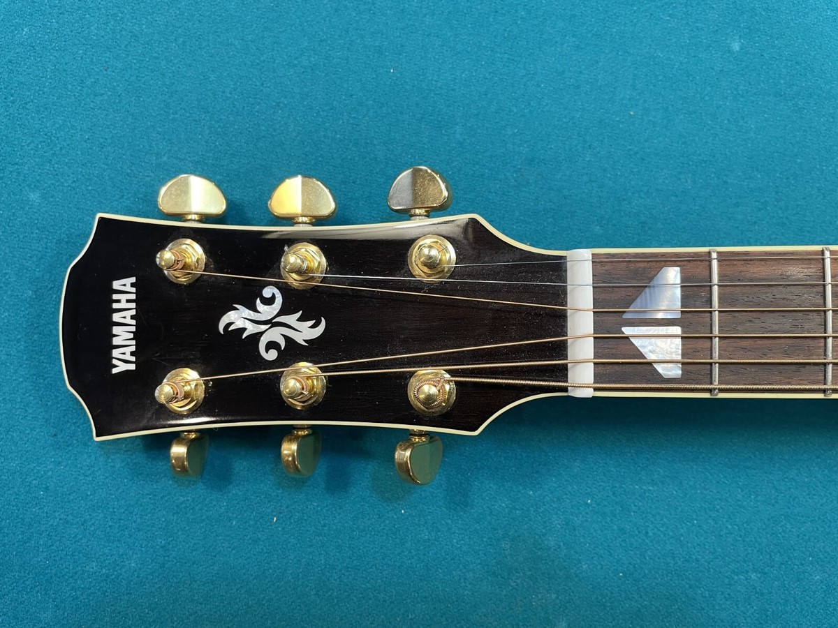Beautiful Yamaha APX 1000 NT Acoustic Electric Guitar in Excellent