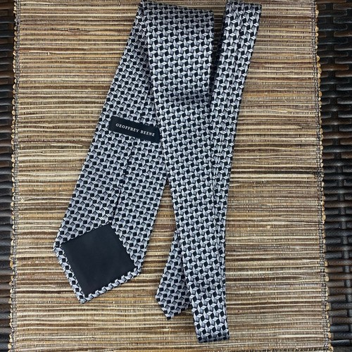 Geoffrey Beene 100 % Seide Herren Krawatte in 3D Muster schwarz & grau 57,5" x 3,75" - Bild 4 von 5