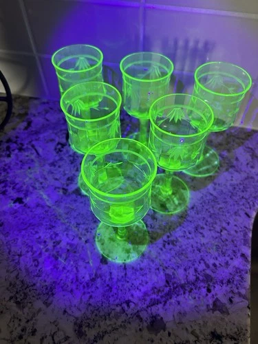 Vintage Set Of Six (6) Beautiful Green Depression Uranium Glass Cordial Stemware