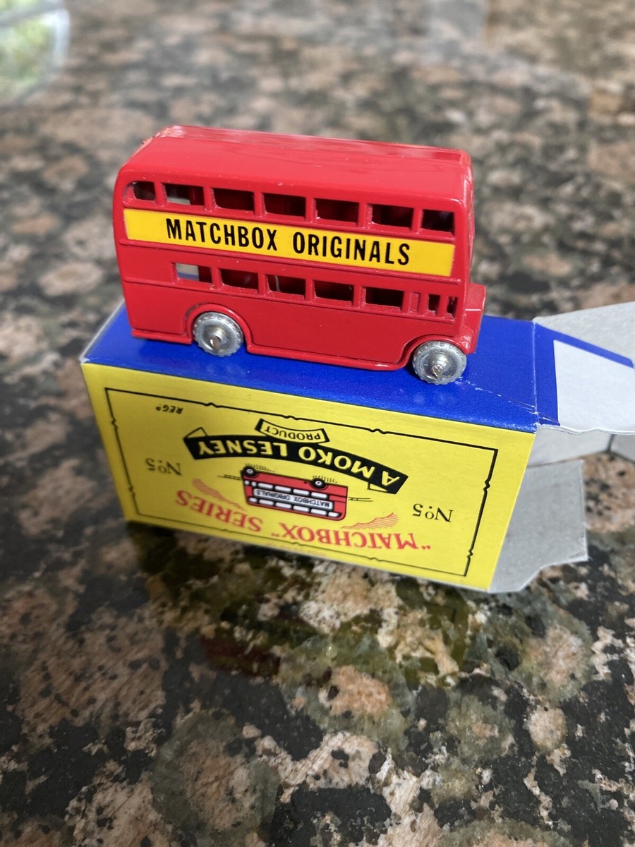 ミニカー DOUBLE DECKER BUS DELUXE TACO TRUCK MAT ミニカー DOUBLE DECKER BUS DELUXE TACO TRUCK MAT Box of 12 Diecast