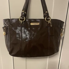 COACH F20431 Gallery Patent Leather Zipper Tote Mahogany Brown MSRP $328