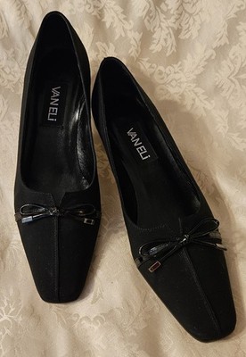 Vaneli Women's 7.5 M Black Pumps Square Toe Kitten Heel Patent Bows & Heels EUC