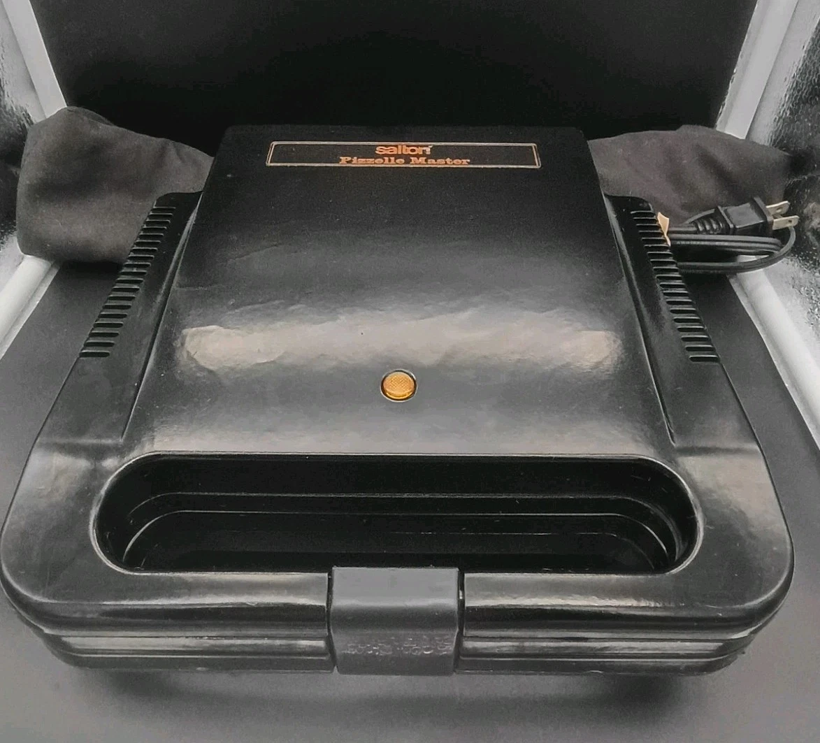 Salton Pizzelle Maker WM-6A Electric Cookie Baker 760W Double Iron Tested