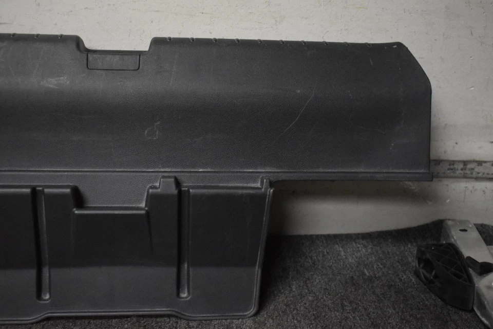 Honda Clarity 2017-2021 alféizar de pestillo de maletero OEM de fábrica Foto 3 de 4