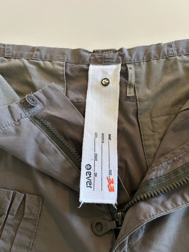 Pantalones cortos EVER Clothing verde oliva para hombre talla 33 Foto 3 de 4