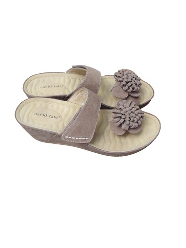 (取寄) デビッドテイト レディース レイン David Tate women Rain Champagne Satin David Tate Women's Rain Faux Suede Dress Sandals Champagne Satin