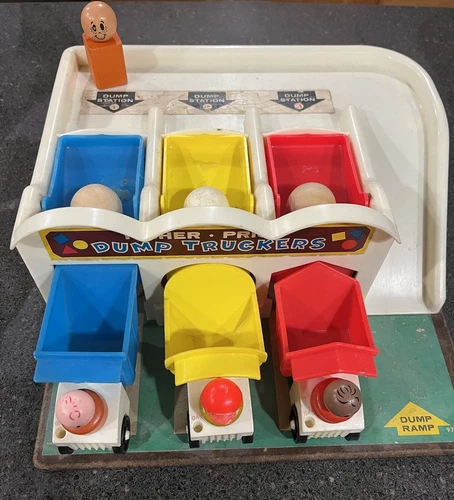 Vintage 1966 Fisher Price DUMP TRUCKERS  Playset 979 Complete With Loading Balls