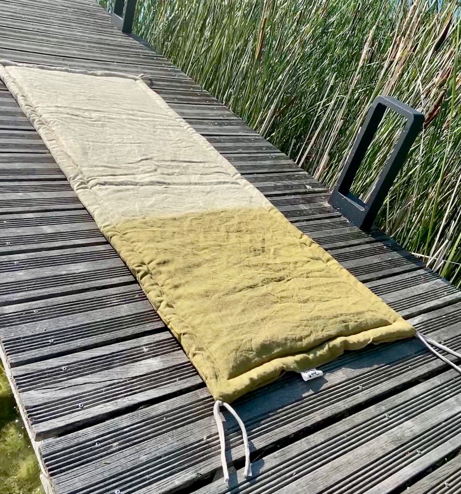 Matelas de sol en lin vert olive fait main : confort chic AGunForAGirl