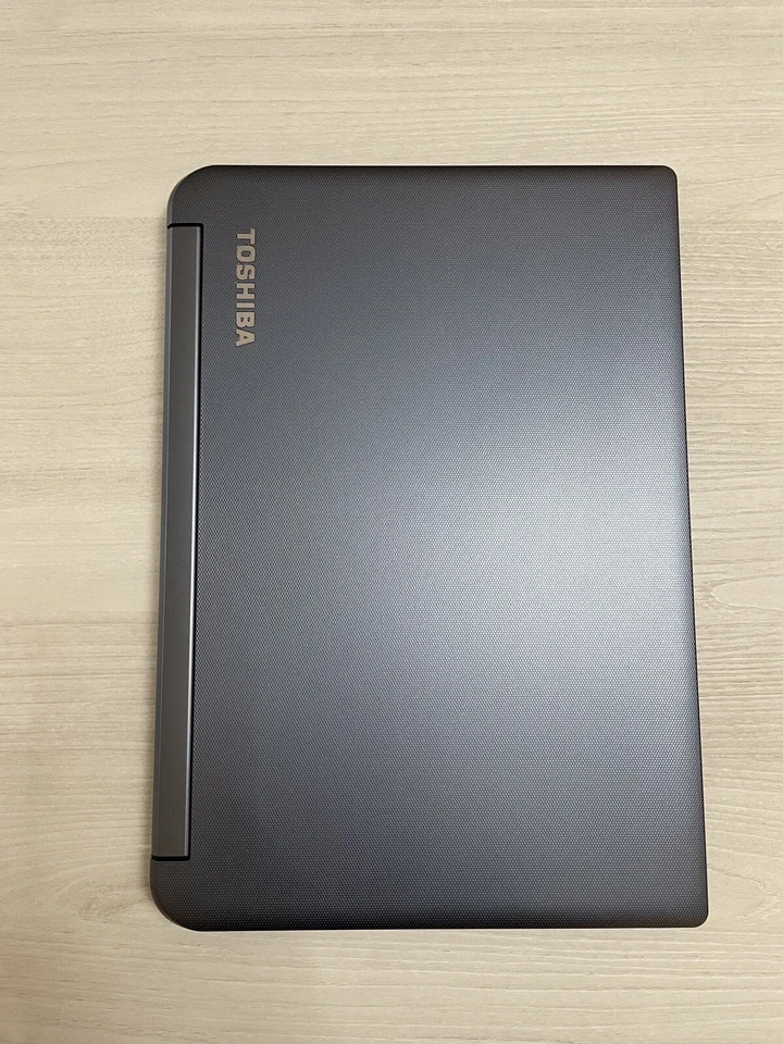 PC Computer Notebook Portatile Toshiba 14" Intel i5 Ram 4GB HHD 512 GB - Immagine 2 di 4