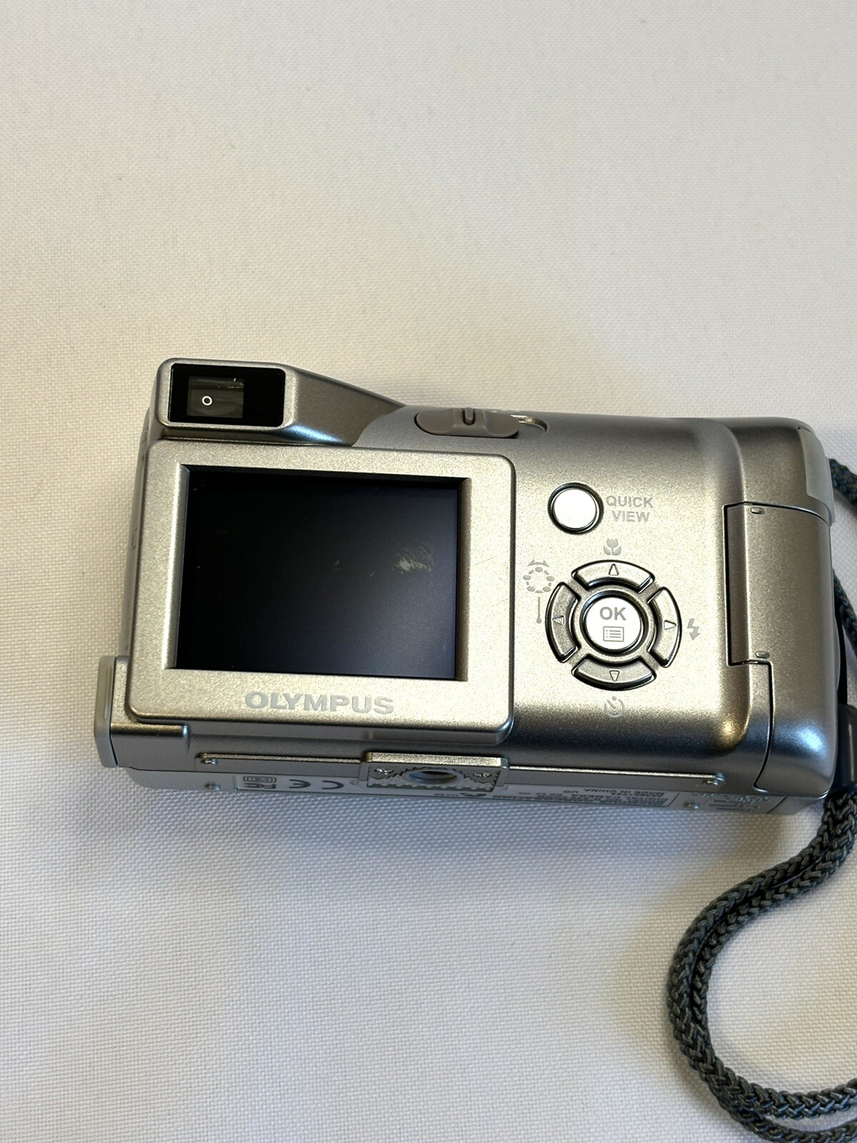 Olympus CAMEDIA D540 Zoom 3.2MP Digital Camera with Manual Case Cord