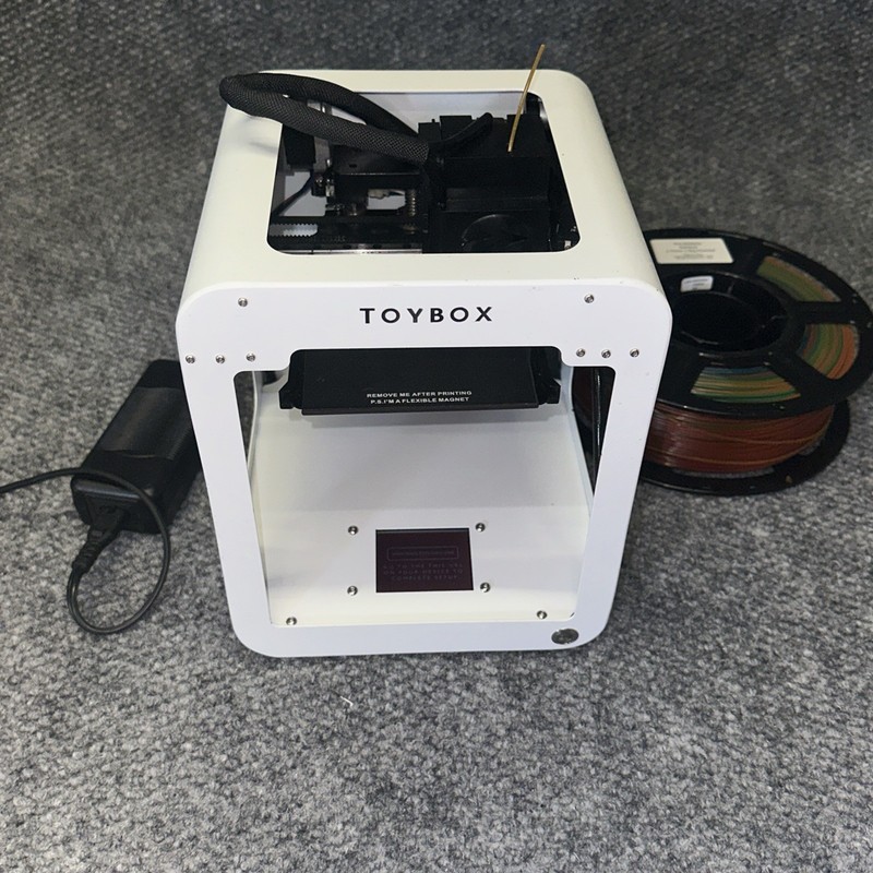 Toybox Alpha 1 3D Printer With Food And Cord