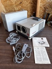VINTAGE LEITZ PRADOVIT N 35MM PROJECTOR W/ LEITZ WETZLAR COLORPLAN 90MM 2.5 LENS