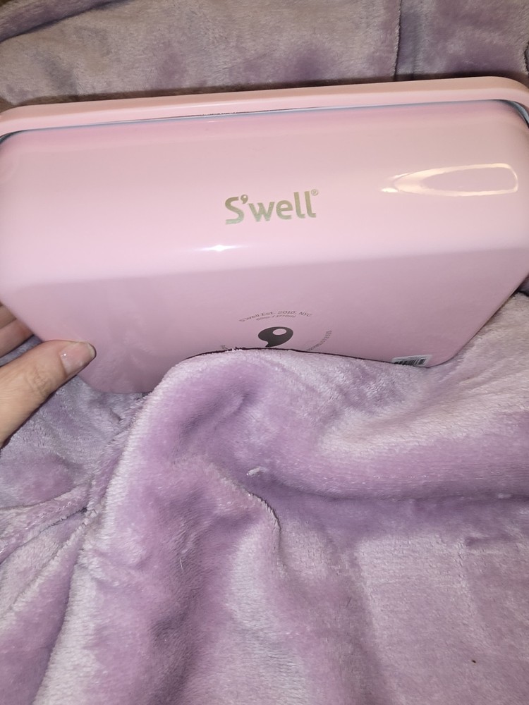 Swell Bento Box Pink Food Container from FabFitFun
