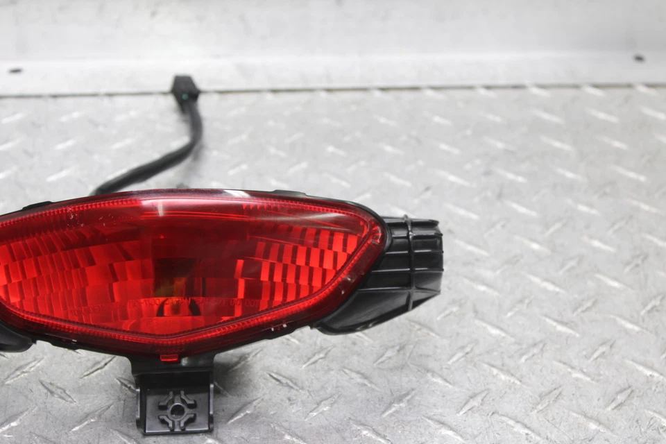Luz de freno trasera Suzuki vstrom 650 DL650A 2013 ABS 35710-11J01 Foto 3 de 4