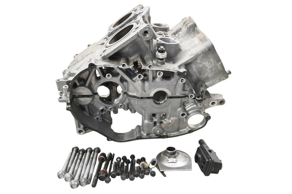 Estuche de cárter central 91 Honda Interceptor 750 VFR750F Foto 3 de 4