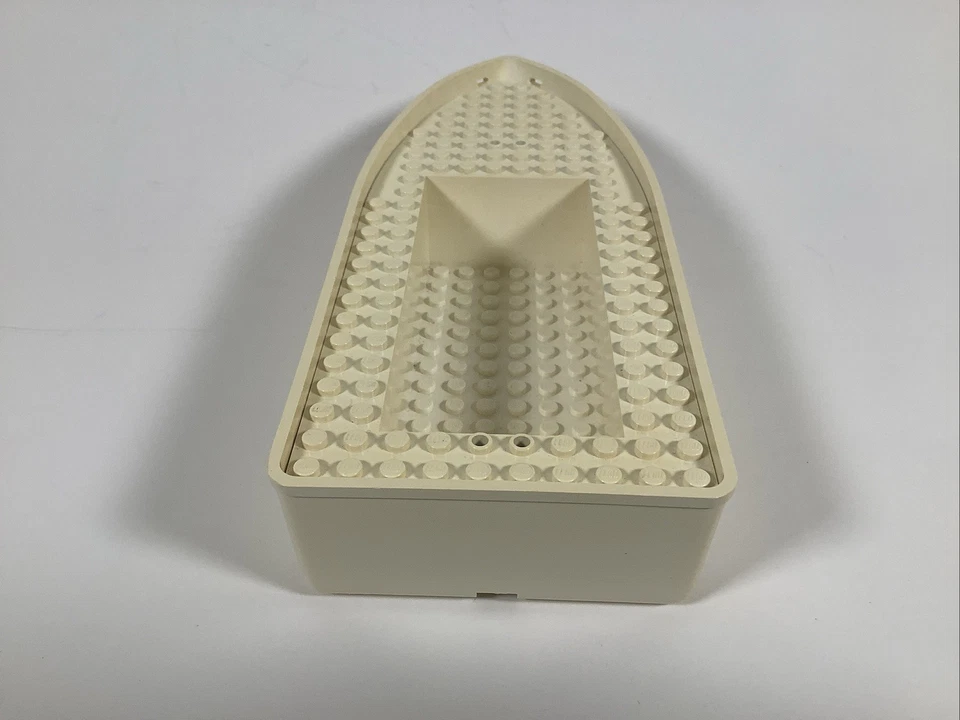 Vintage LEGO White Boat Hull Floating Cabin Cruiser 4011 - Image 3 of 4