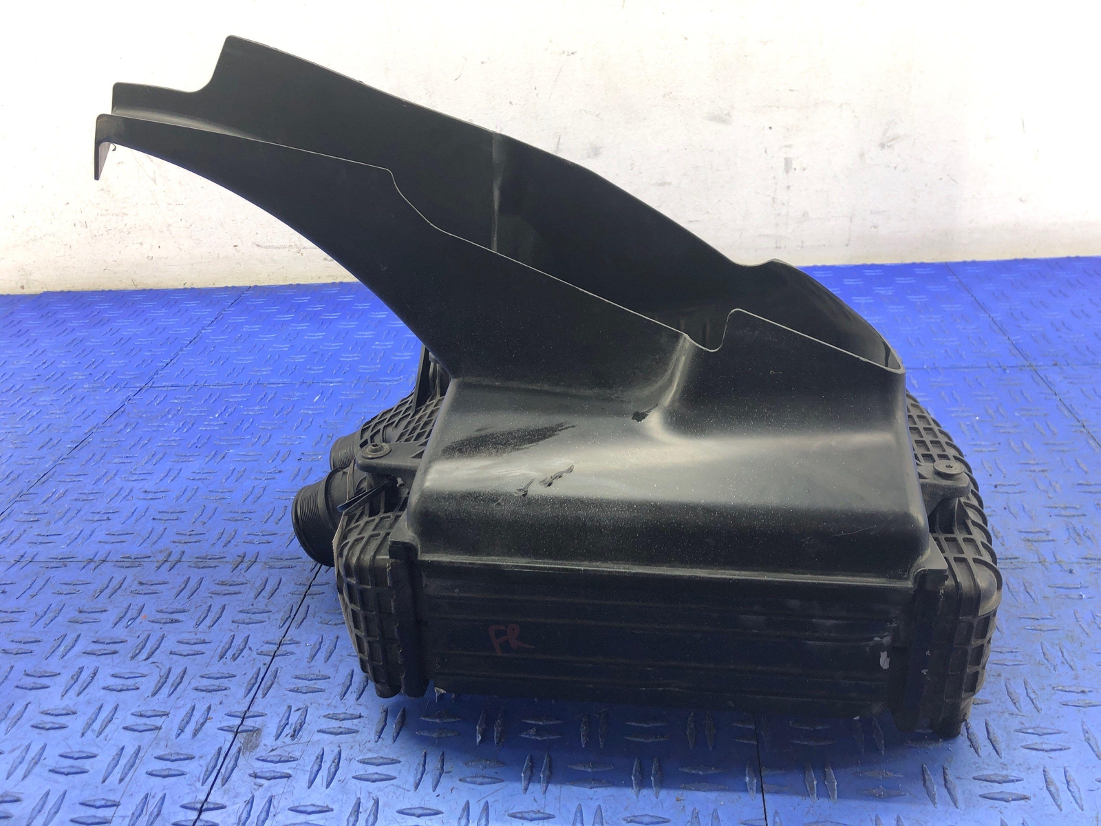 2014-2021 MASERATI GHIBLI QUATTROPORTE RIGHT ENGINE INTERCOOLER W/ DUCT 16474840