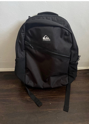 Quiksilver Black Backpack Zip Closure Padded Adjustable Straps w/ Pockets