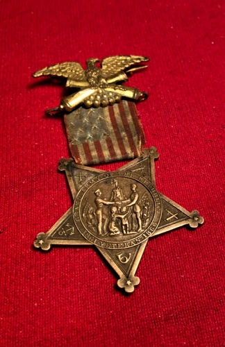 CIVIL WAR GAR VETERANS' MEMBERSHIP BADGE AND RIBBON - ALL ORIGINAL