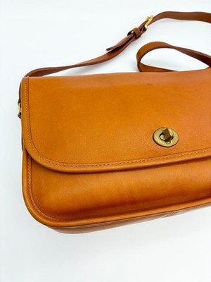 バッグ OLD COACH turn lock leather shoulder bag Vintage Rare Old Coach Leather Shoulder Bag Turnlock Brown Orange